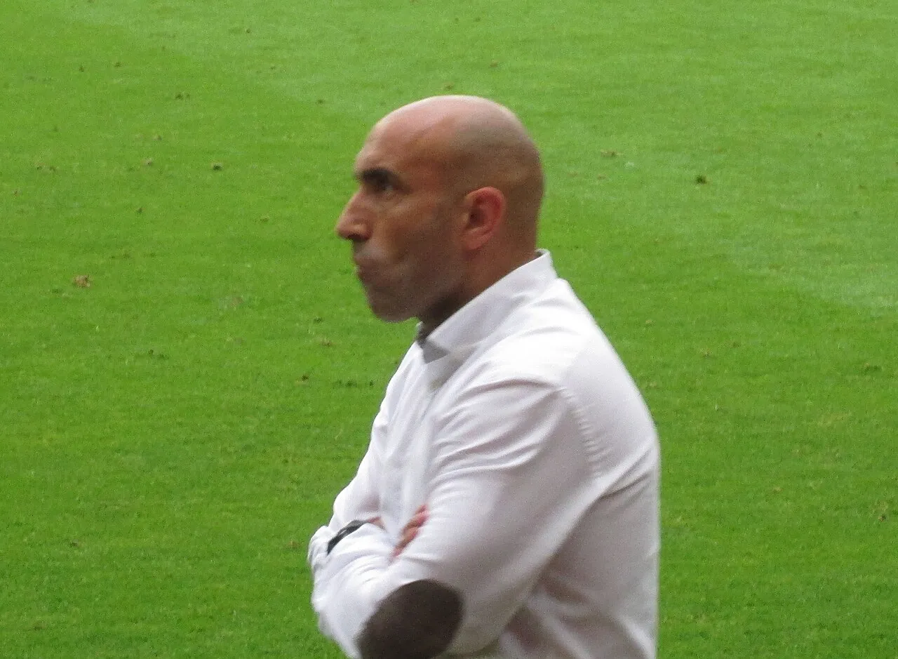 Abelardo Fernández, entrenador del ascenso del Sporting en 2015, con el equipo rojiblanco