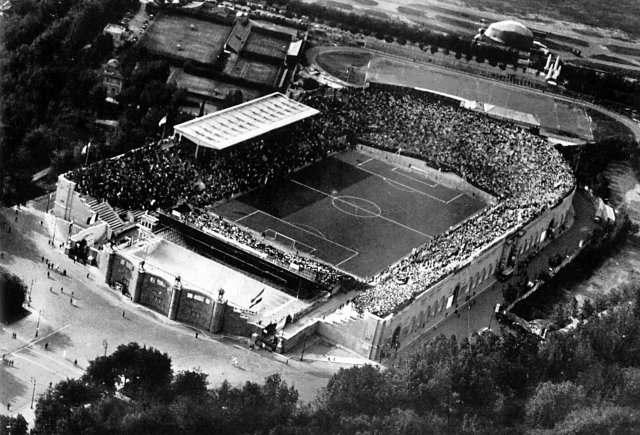 El Estadio Nacional del PNF de Roma, a vista de pájaro y una hora antes de la final del 10 de junio de 1934.