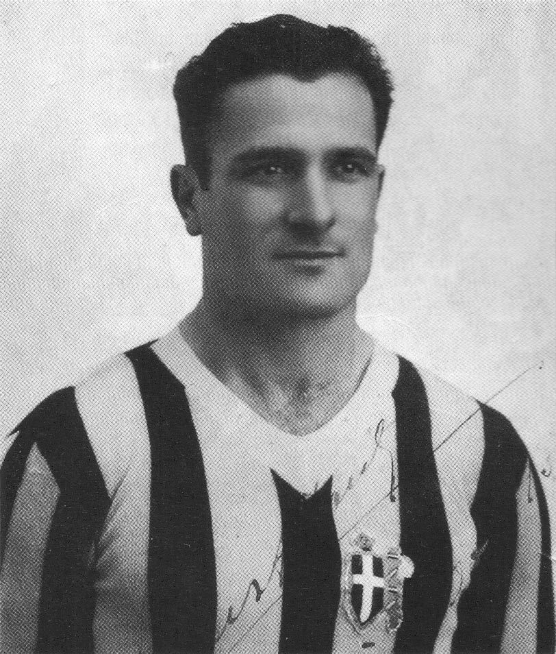 Monti en la Juventus, el club que se lo llevó a Italia en 1931. Tres años después jugaba la final con la azzurra.