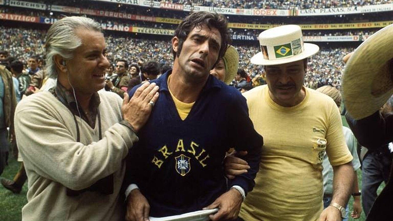 Goalkeeper Félix celebrating Brazil's victory in the Azteca final.