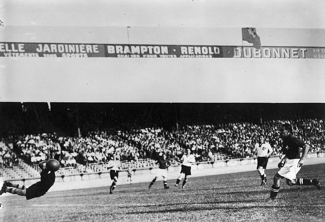 Alemania contra Suiza en el Parc des Princes. El equipo mixto germano-austríaco se fue a casa en la primera ronda.