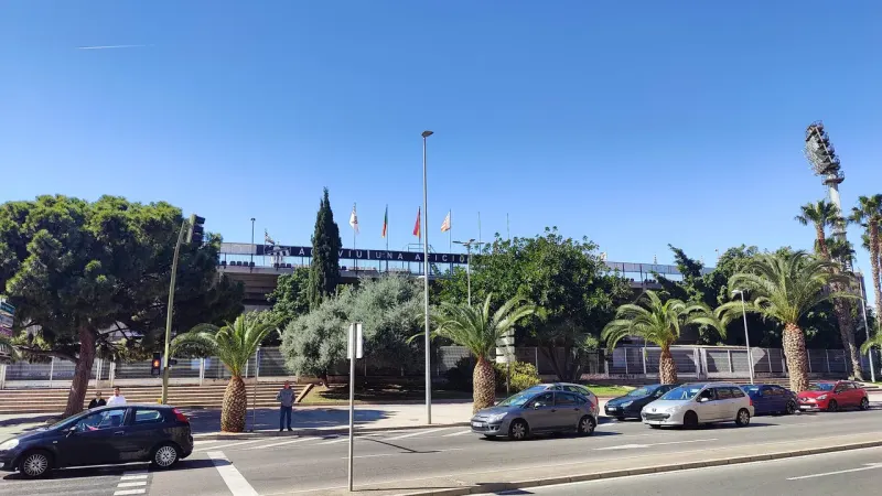 Exterior del estadio SkyFi Castalia de Castellón desde la avenida Benicàssim